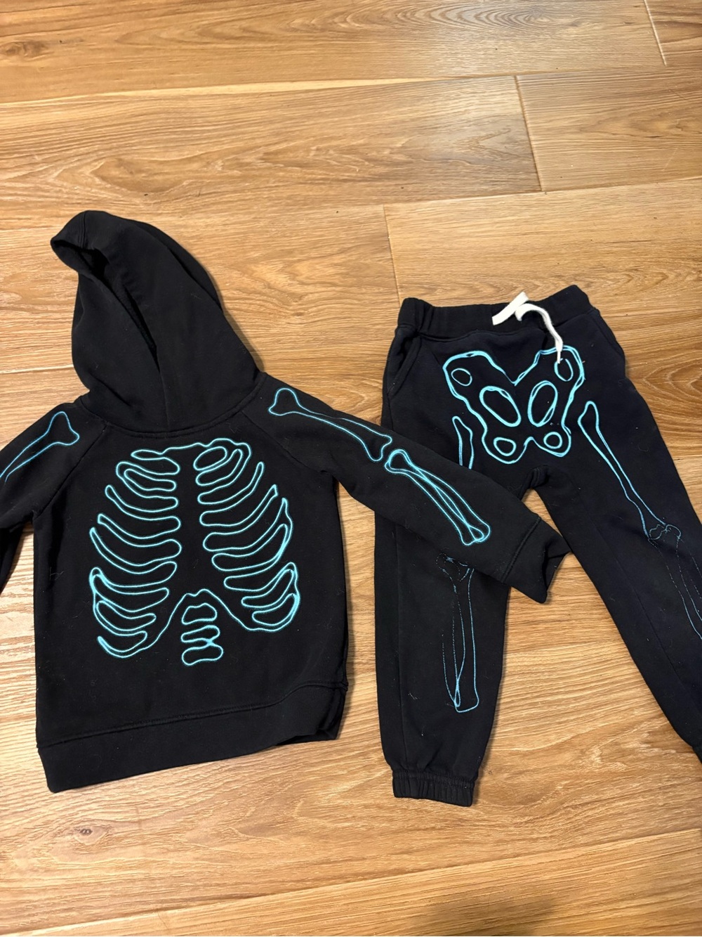 Old Navy glow in the dark Skeleton jogger set